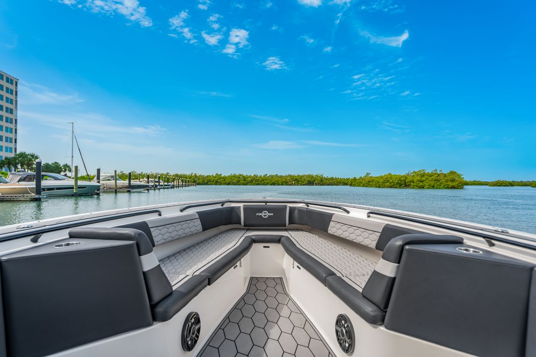 445 Dockside Dr, Naples, FL 34110