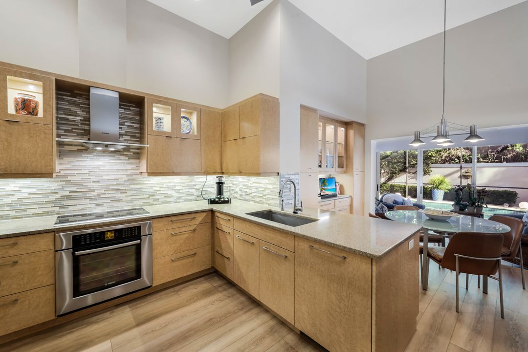 353 Carlton Pl, Naples, FL 34108