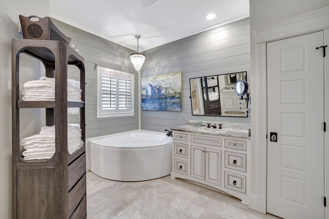 2540 Talon Ct #504, Naples, FL 34105