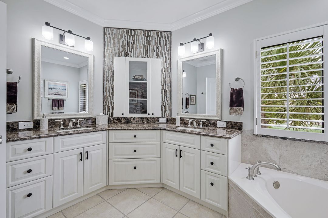 7048 Pelican Bay Blvd #305, Naples, FL 34108