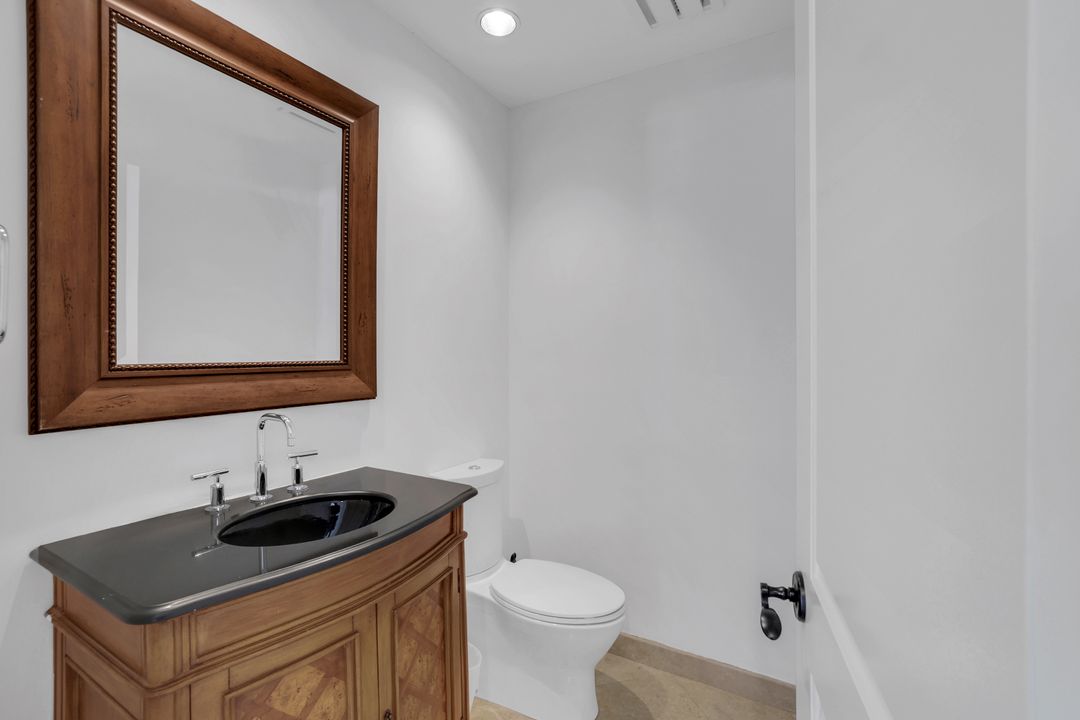 4502 Silver Fox Dr, Naples, FL 34119
