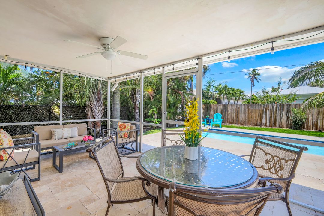 517 94th Ave N, Naples, FL 34108