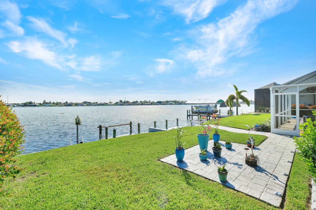 809 SW 2nd Ave, Cape Coral, FL 33991