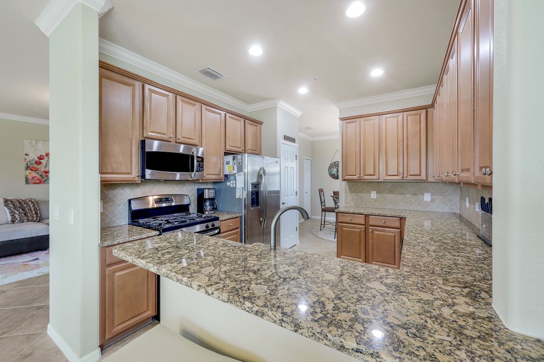 3153 Aviamar Cir #201, Naples, FL 34114