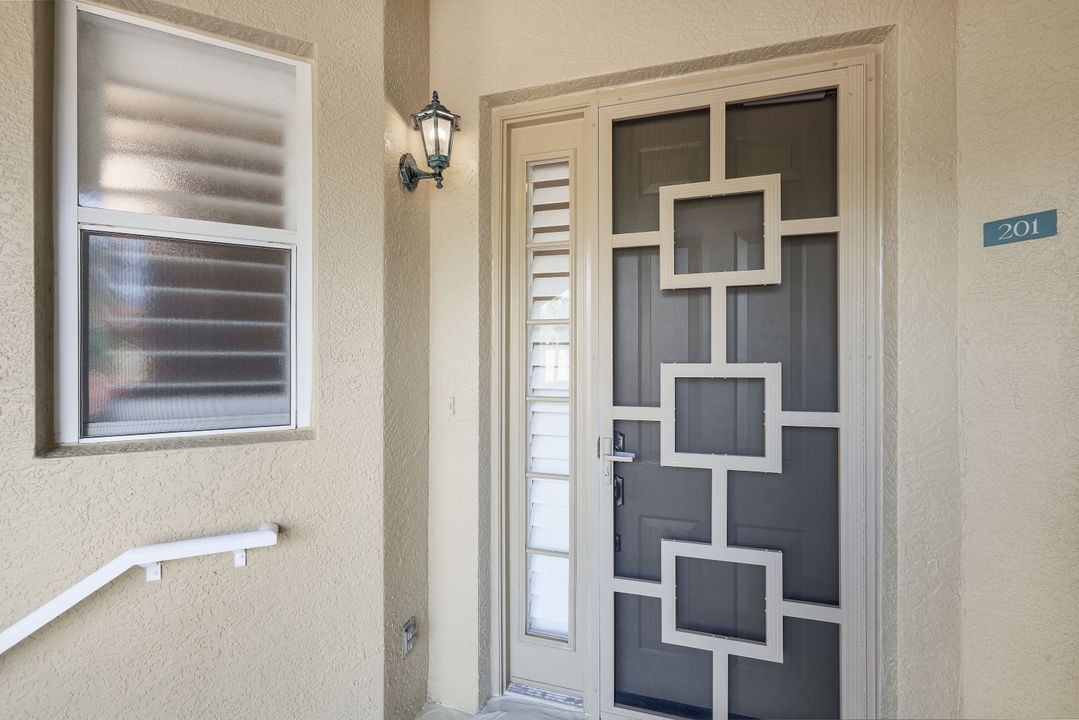 1840 Les Chateaux Blvd #4-201, Naples, FL 34109