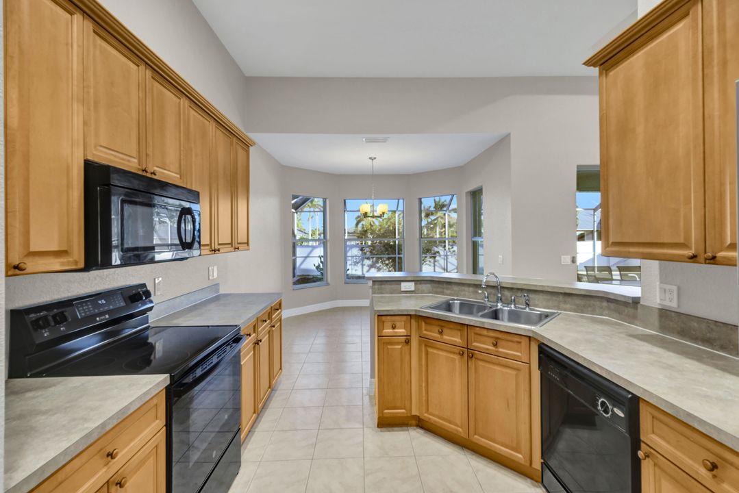 3917 SW 20th Pl, Cape Coral, FL 33914