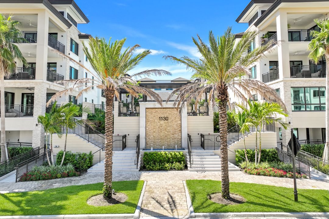 1130 3rd Ave S #207, Naples, FL 34102