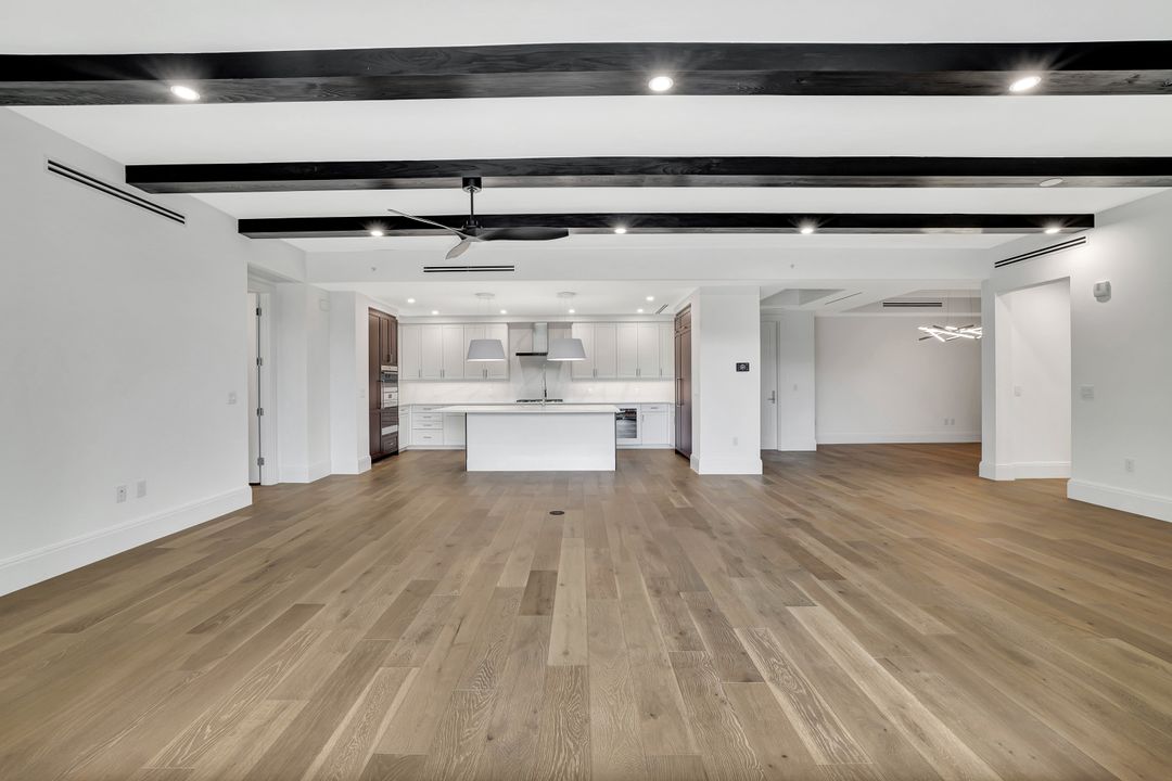 1130 3rd Ave S #211, Naples, FL 34102