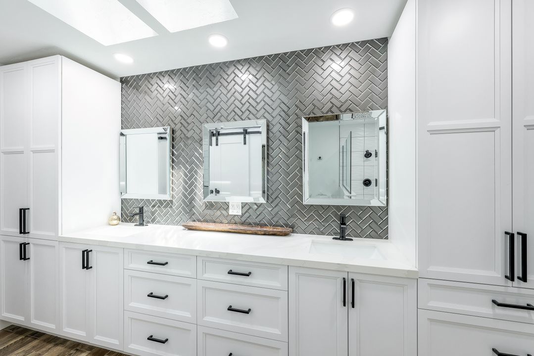 999 E Valley Dr, Bonita Springs, FL 34134