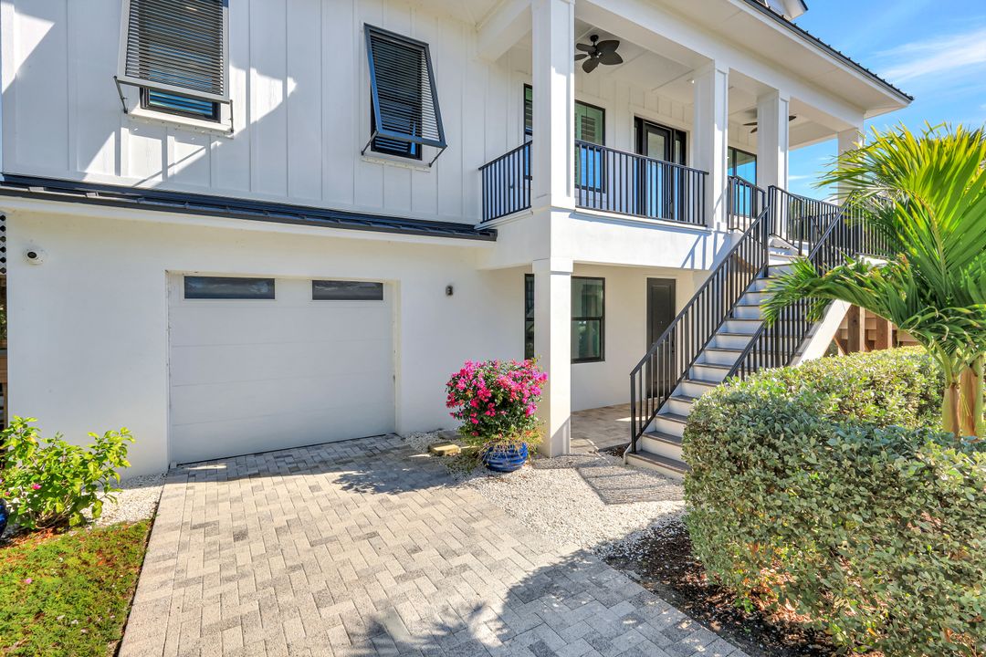 1044 Fish Crow Rd, Sanibel, FL 33957