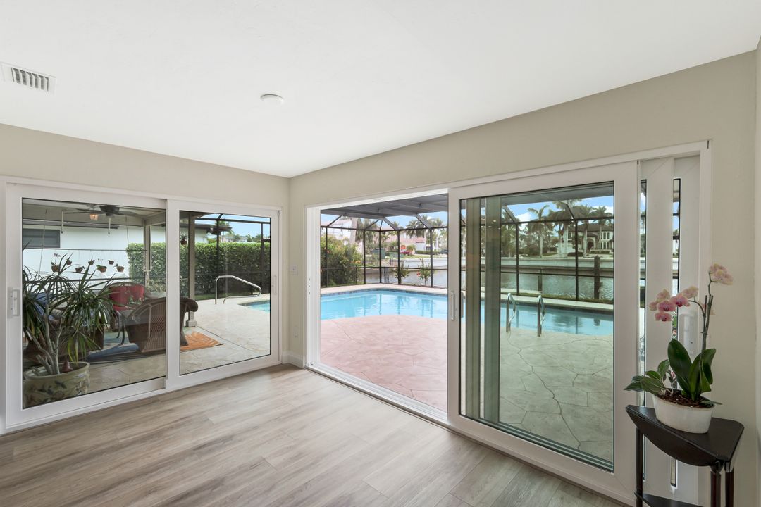 480 Oak Ave, Naples, FL 34108