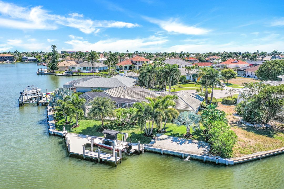 1894 Woodbine Ct, Marco Island, FL 34145