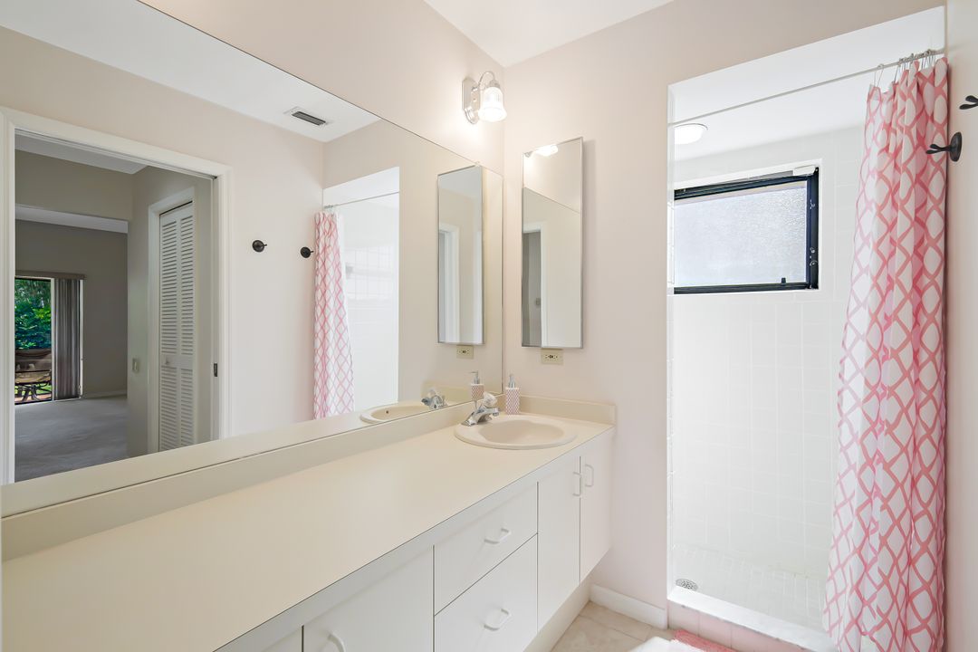 13142 Regent Cir, Fort Myers, FL 33966