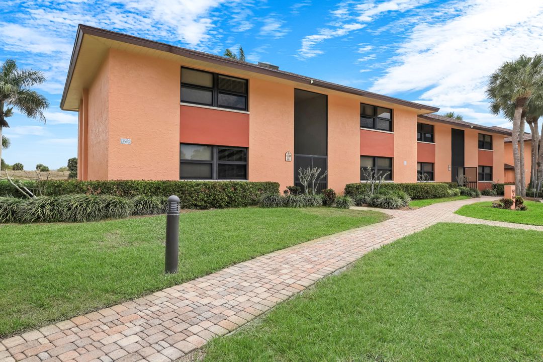 1542 Mainsail Dr #52D-4, Naples, FL 34114