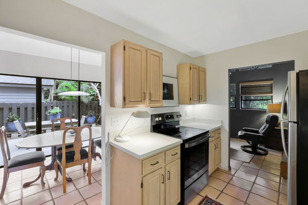 1329 Solana Rd, Naples, FL 34103