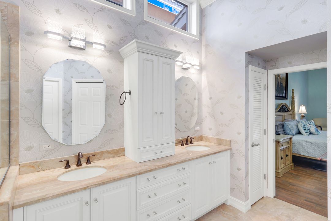 11426 Quail Village Way, Naples, FL 34119