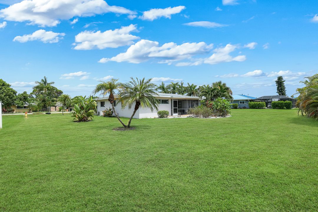 5236 Elm Ct, Cape Coral, FL 33904