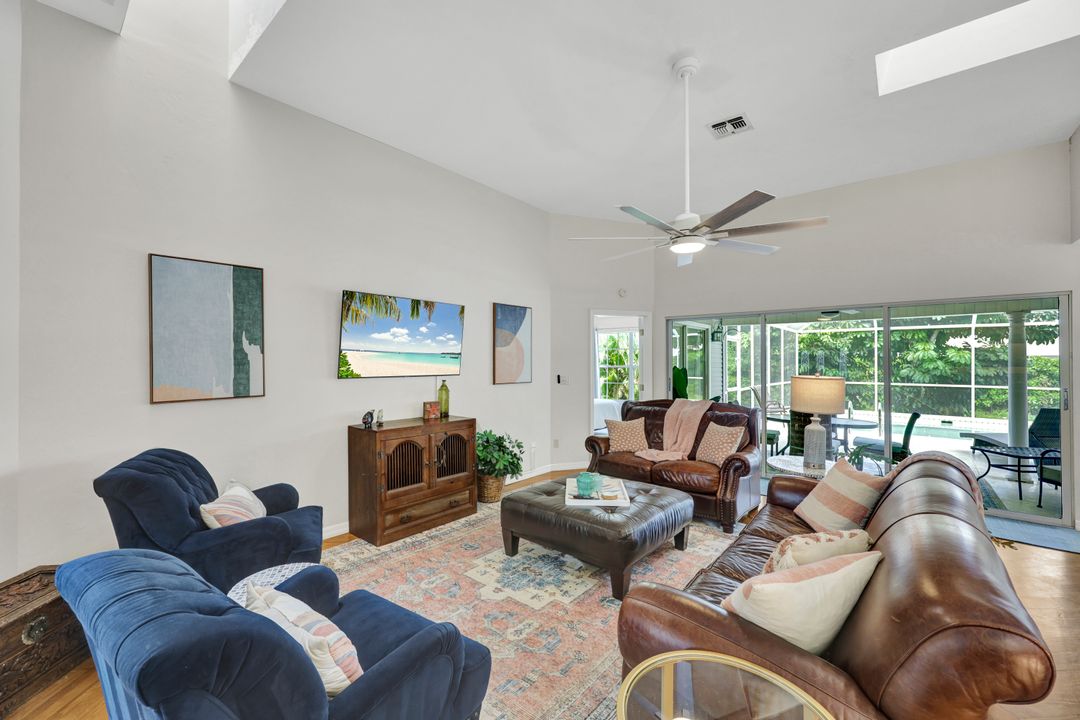 531 91st Ave N, Naples, FL 34108