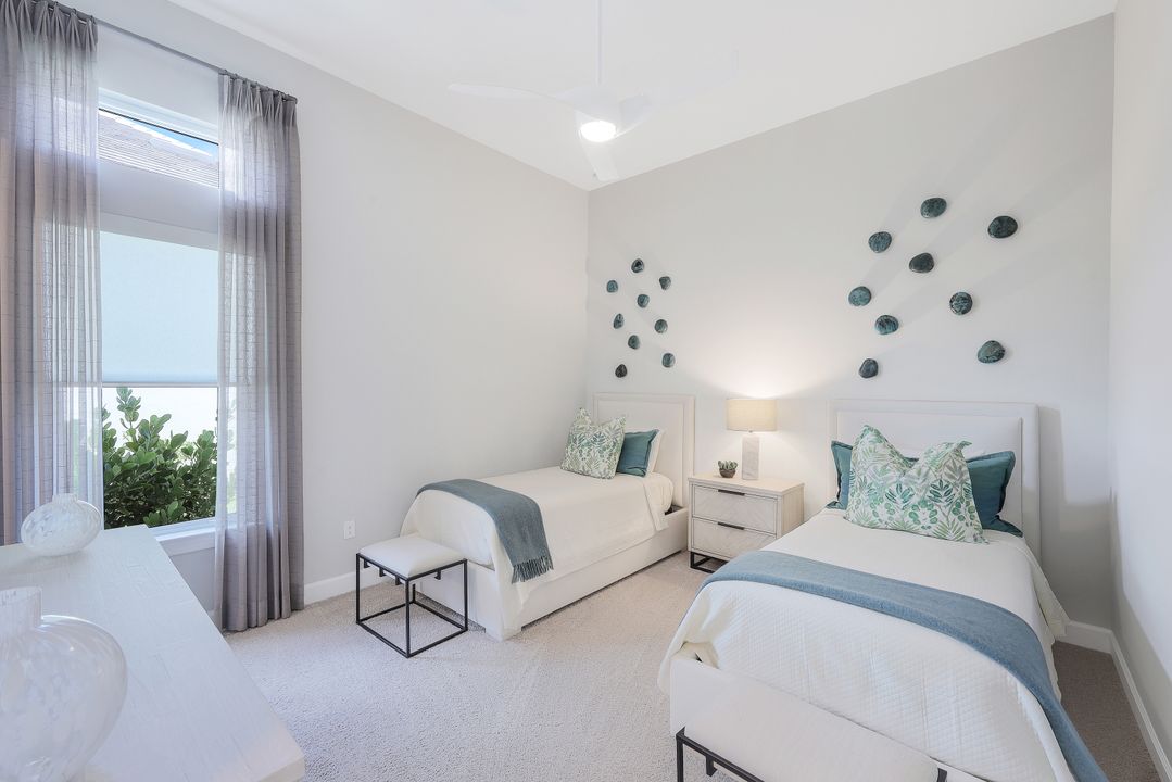 15572 Montello Ln, Naples, FL 34114