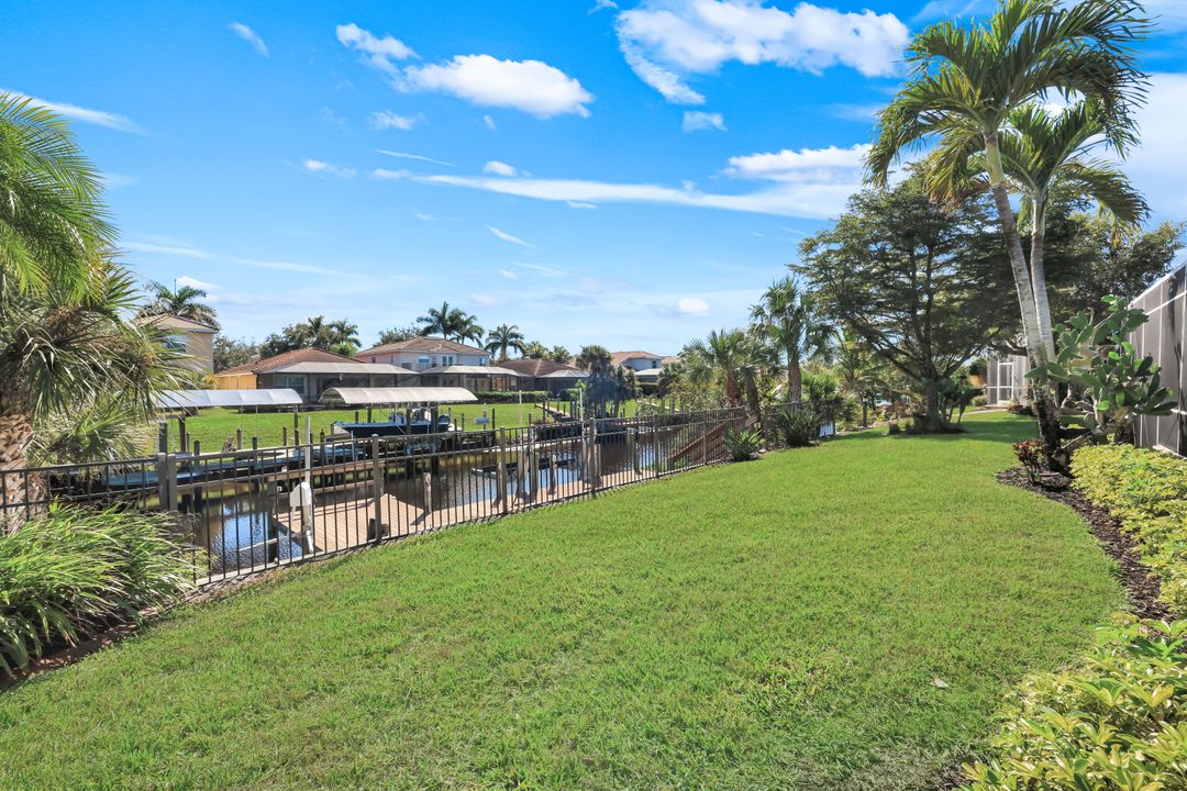 9214 Palm Island Cir, NO FORT MYERS, FL 33903