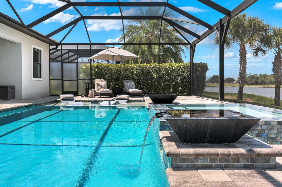 9577 Everglades Dr, Naples, FL 34120