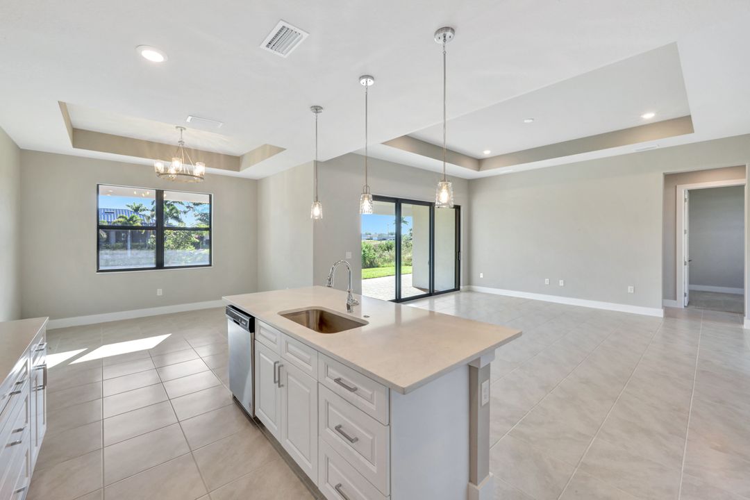 2721 SW 11th Ave, Cape Coral, FL 33914