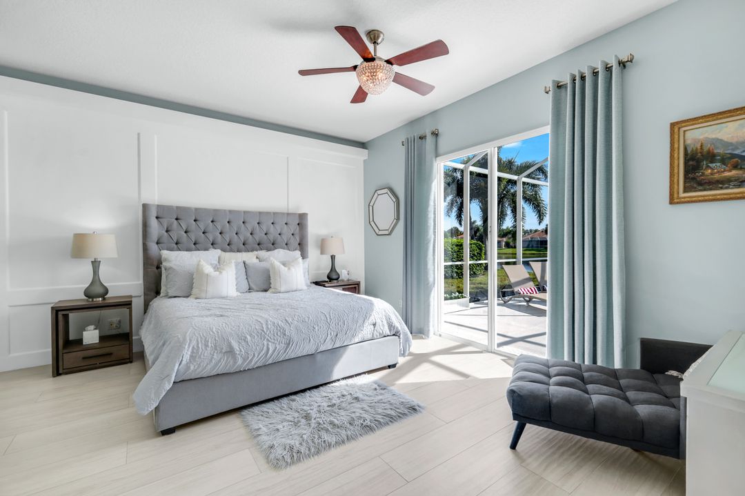 4338 Queen Elizabeth Way, Naples, FL 34119