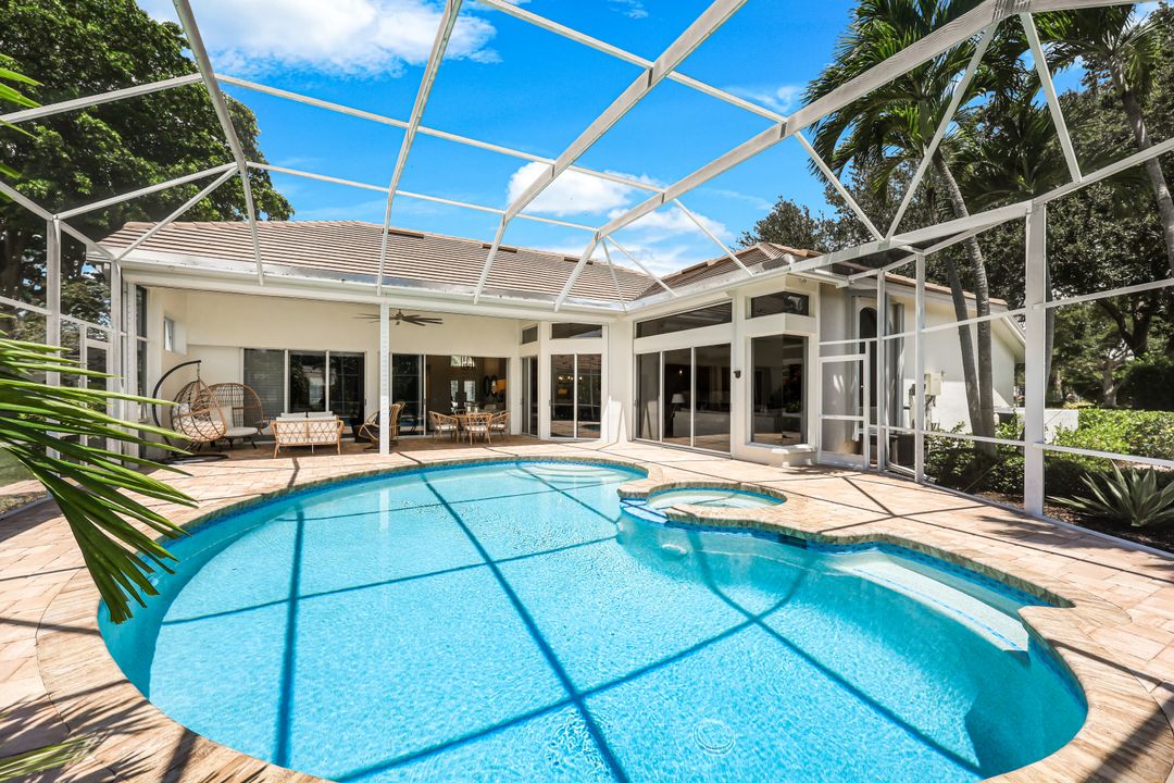 7998 Beaumont Ct, Naples, FL 34109