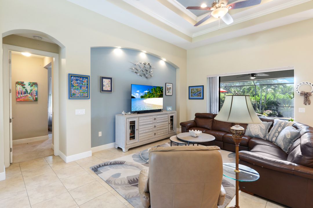 4407 SW 19th Ave, Cape Coral, FL 33914