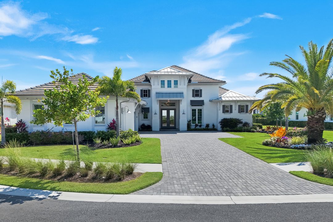8931 Nevis Wy, Naples, FL 34112