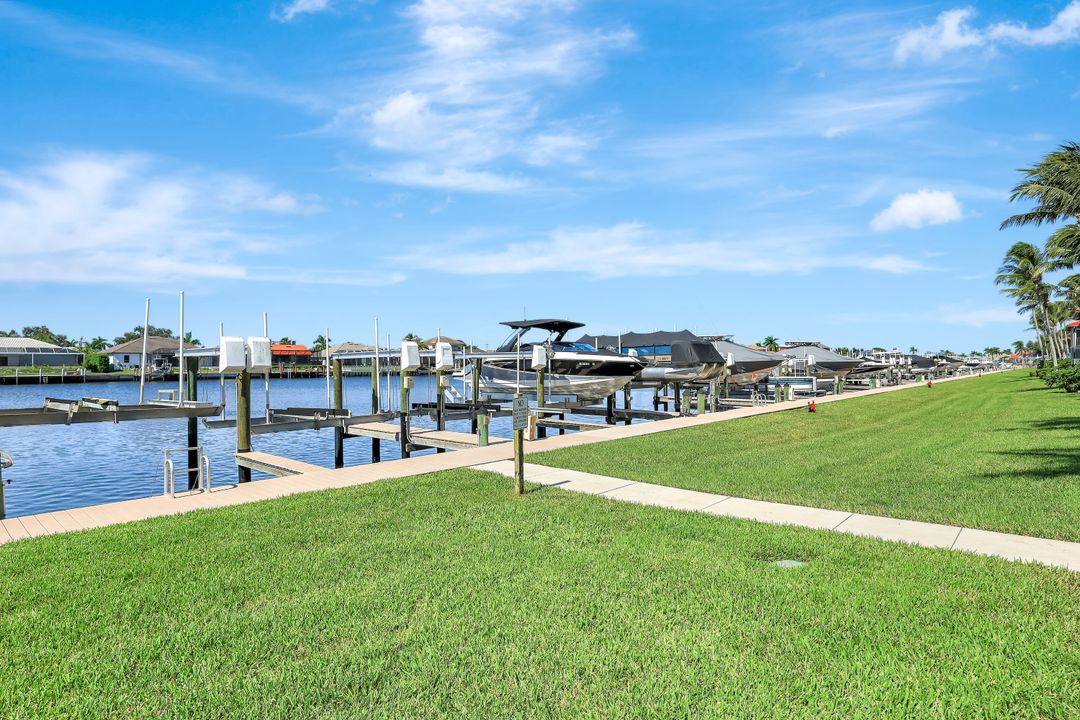 160 Waterside Cir #202, Marco Island, FL 34145