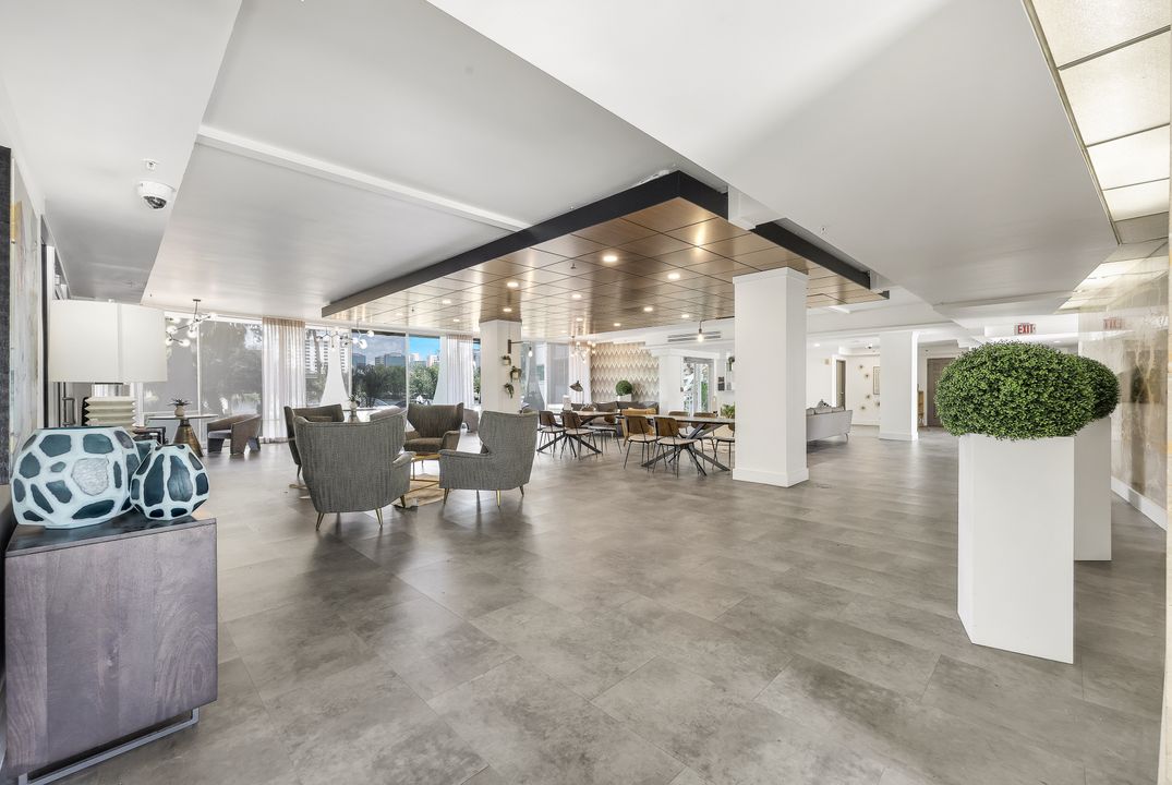 20 W Lucerne Cir, Orlando, FL 32801
