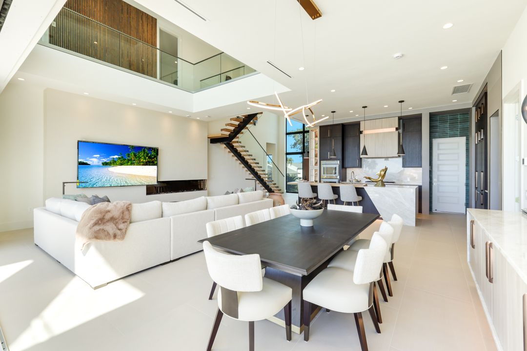 5384 Colonade Ct, Cape Coral, FL 33904