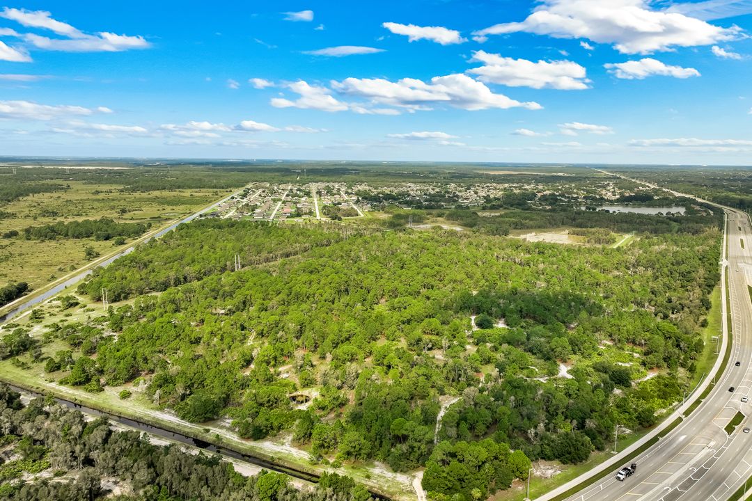 330 Blackstone Dr, Fort Myers, FL 33913