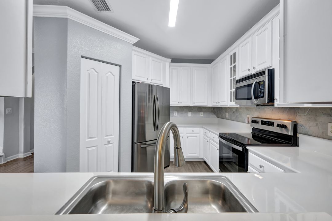 7009 Romana Way, Naples, FL 34119