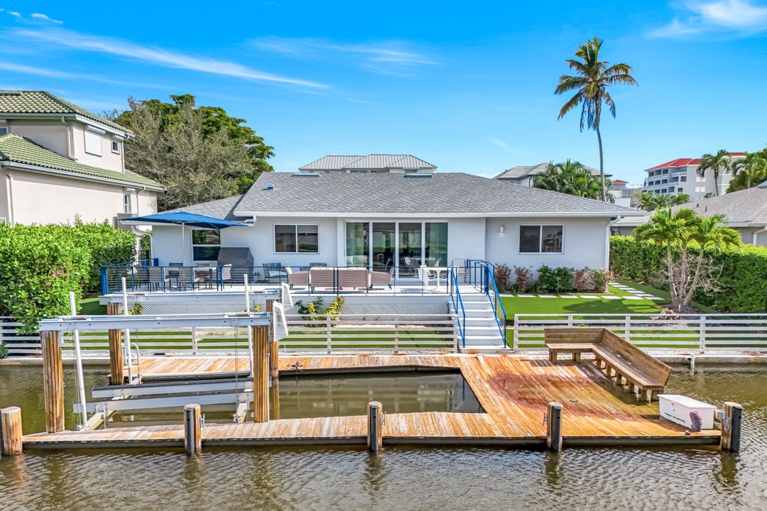 151 Bayview Ave, Naples, FL 34108