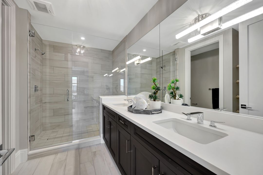 1130 3rd Ave S #512, Naples, FL 34102