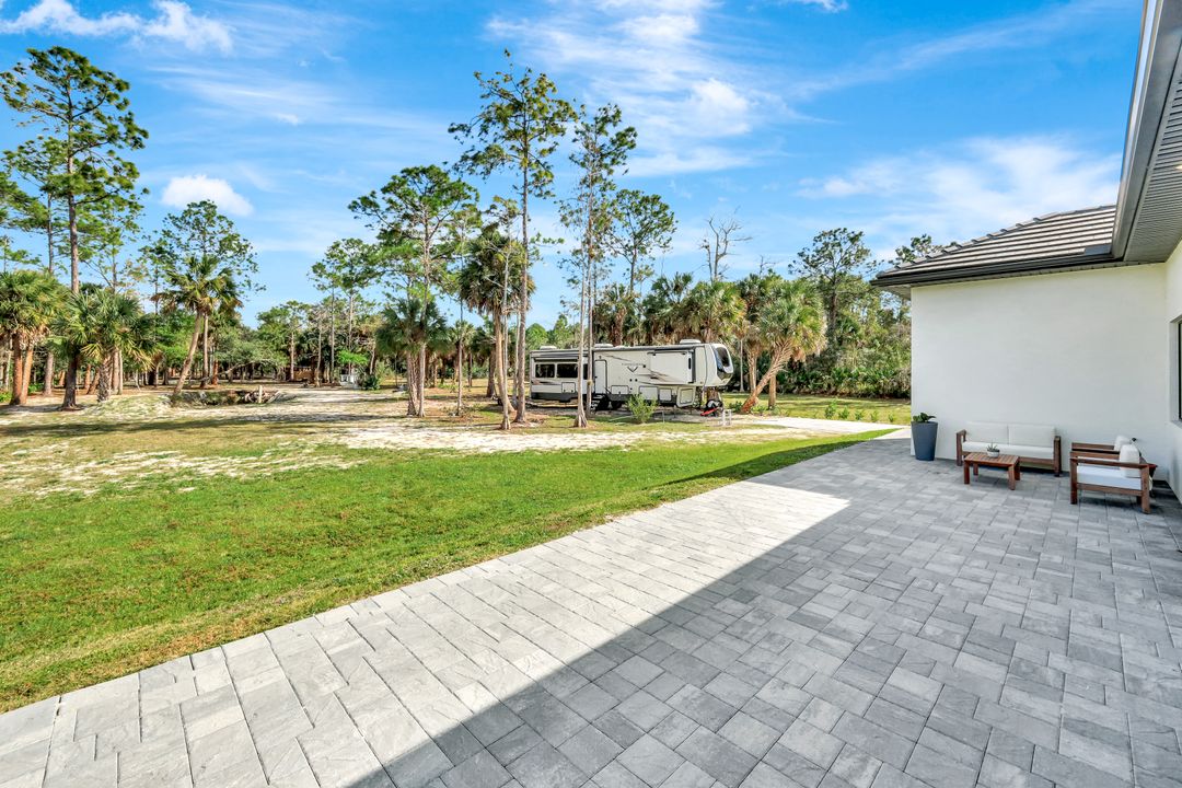 2546 4th St NW, Naples, FL 34120