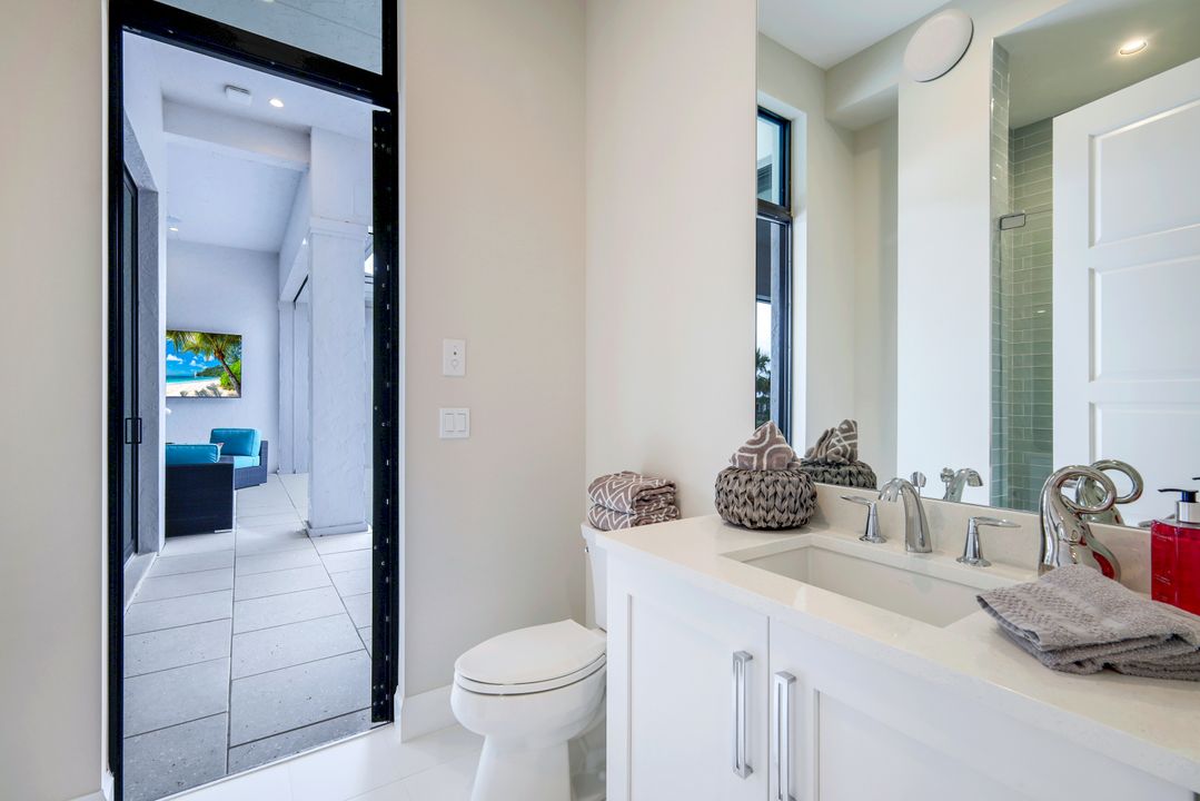 16724 Enclave Cir, Naples, FL 34110