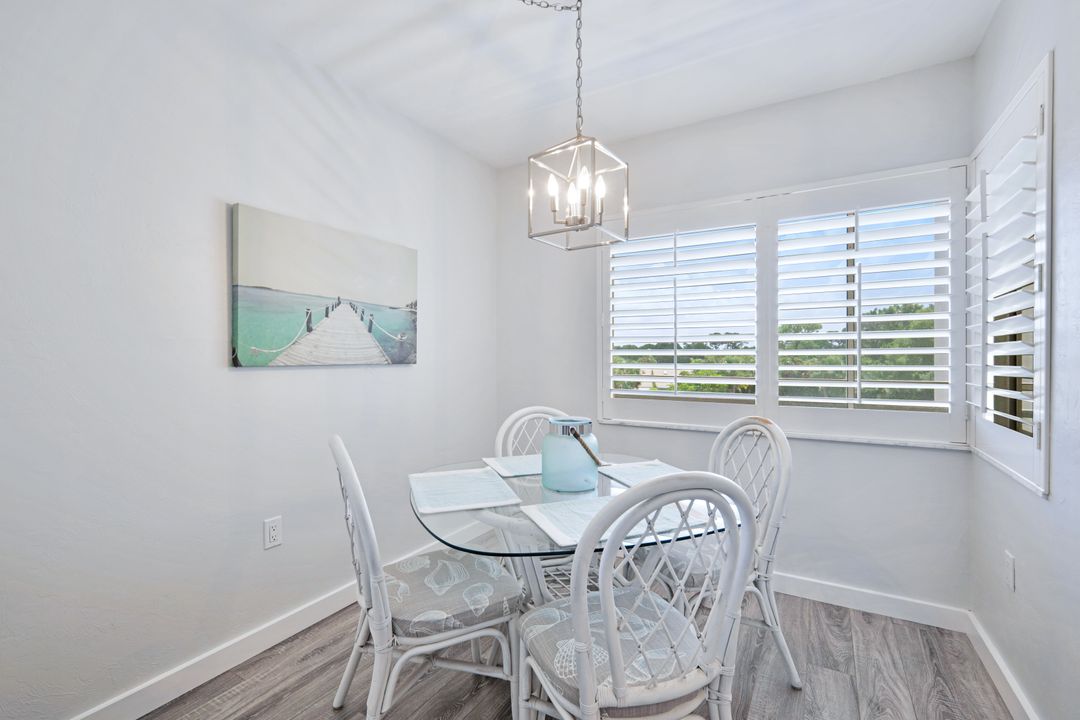 15191 Cedarwood Ln, Naples, FL 34110