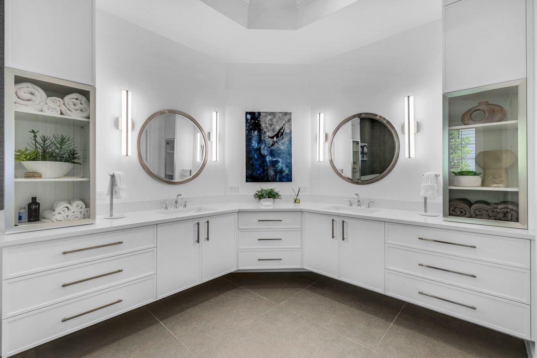 400 Springline Dr, Naples, FL 34102