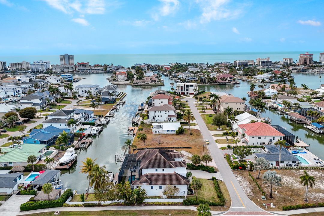 494 Seagull Ave, Naples, FL 34108