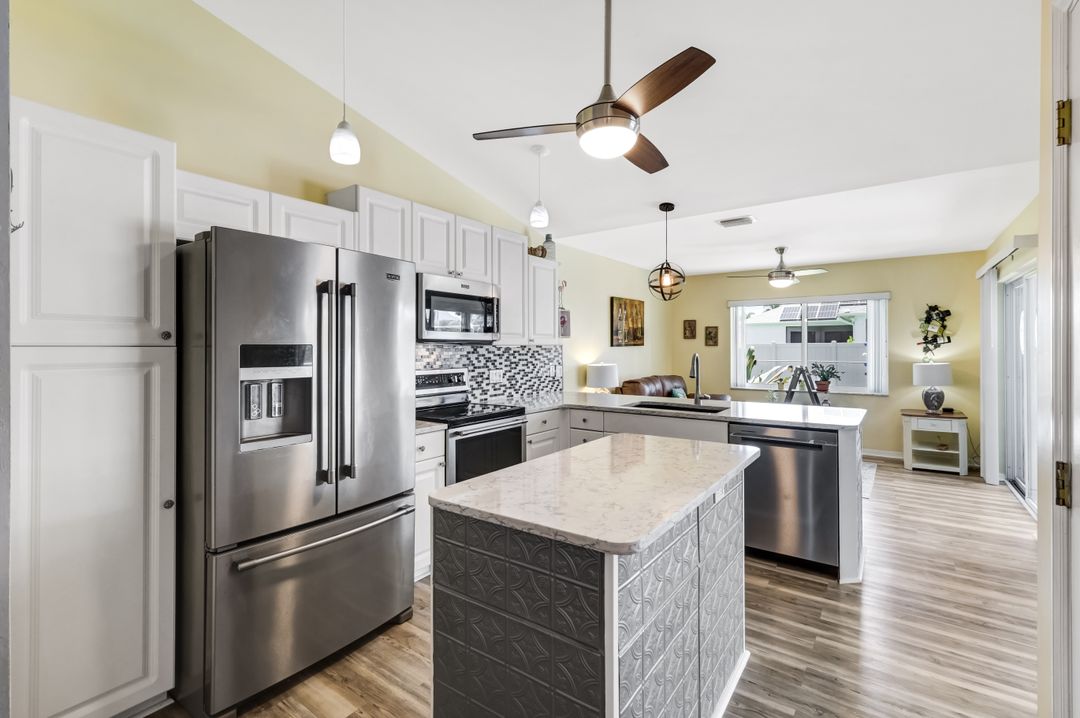 2004 SE 8th Ave, Cape Coral, FL 33990