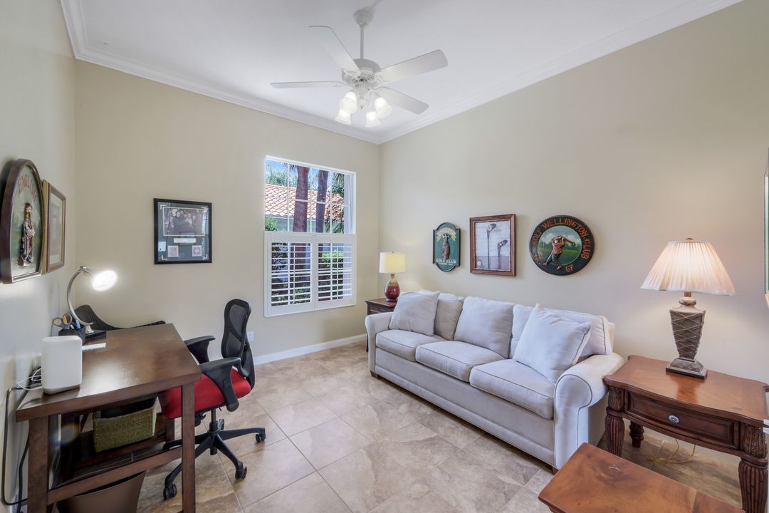 3774 Whidbey Way, Naples, FL 34119