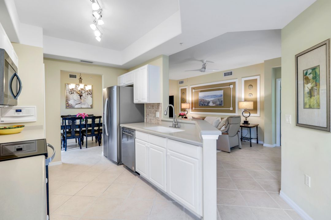 1445 Tiffany Ln #202, Naples, FL 34105