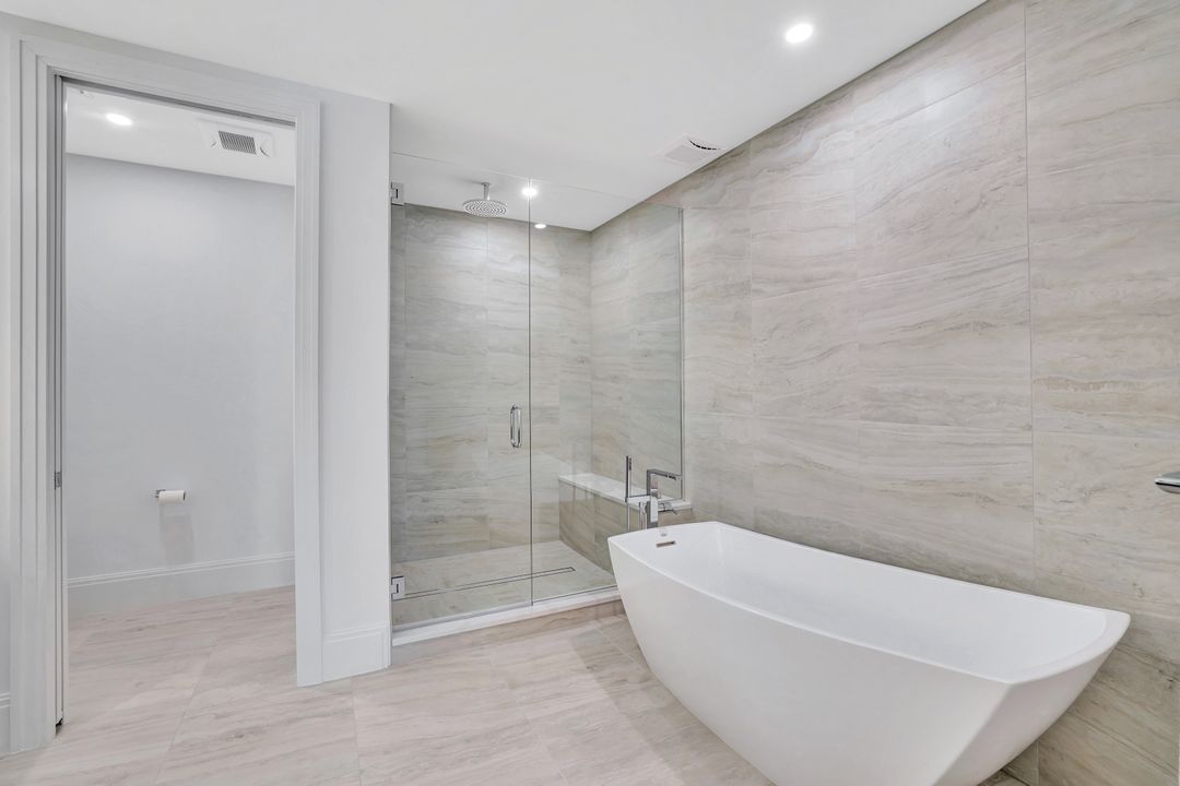 1130 3rd Ave S #211, Naples, FL 34102
