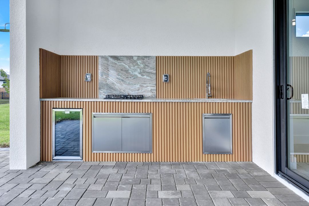 1901 NW 27th St, Cape Coral, FL 33993