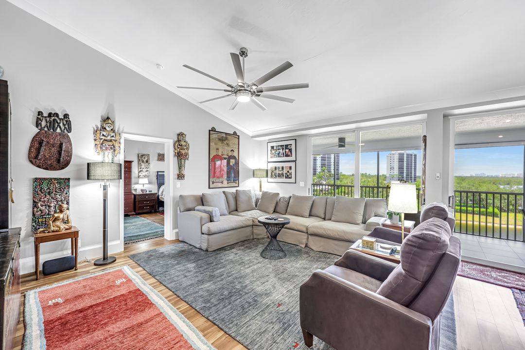 360 Horse Creek Dr #502, Naples, FL 34110