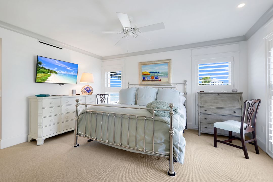 1285 Gulf Shore Blvd N #3B, Naples, FL 34102