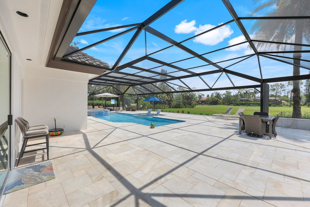 4701 Oak Leaf Dr, Naples, FL 34119